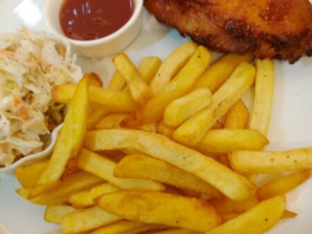 Chicken and chip (s)